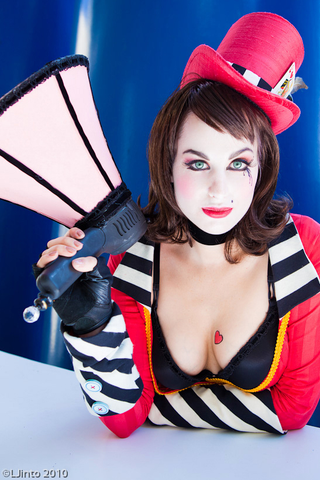 Illustration for article titled Mad Moxxi Looks Less Bonkers In Person